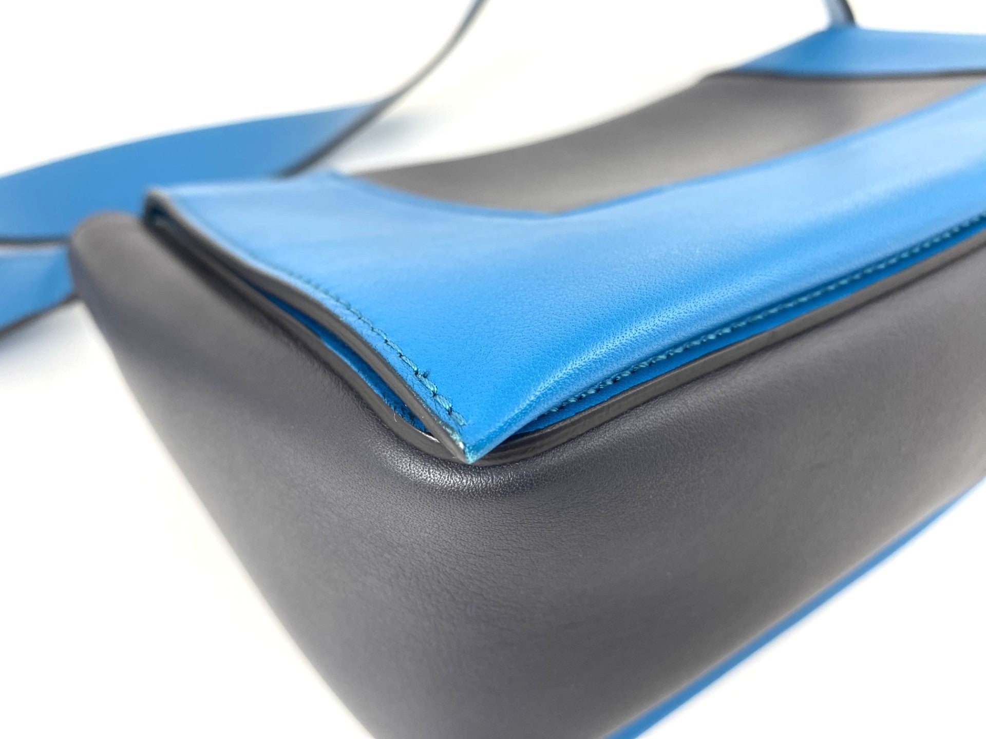 ミディアムショルダーバッグ