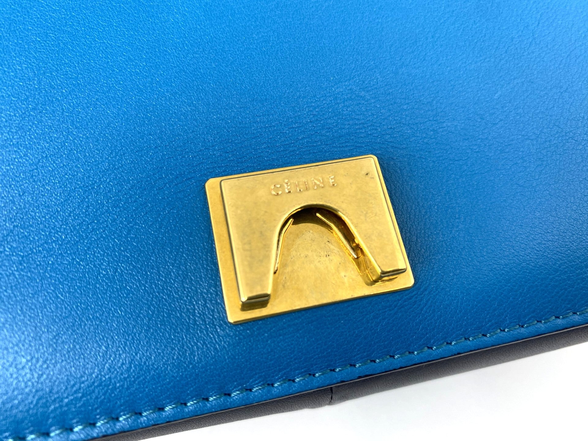 ミディアムショルダーバッグ