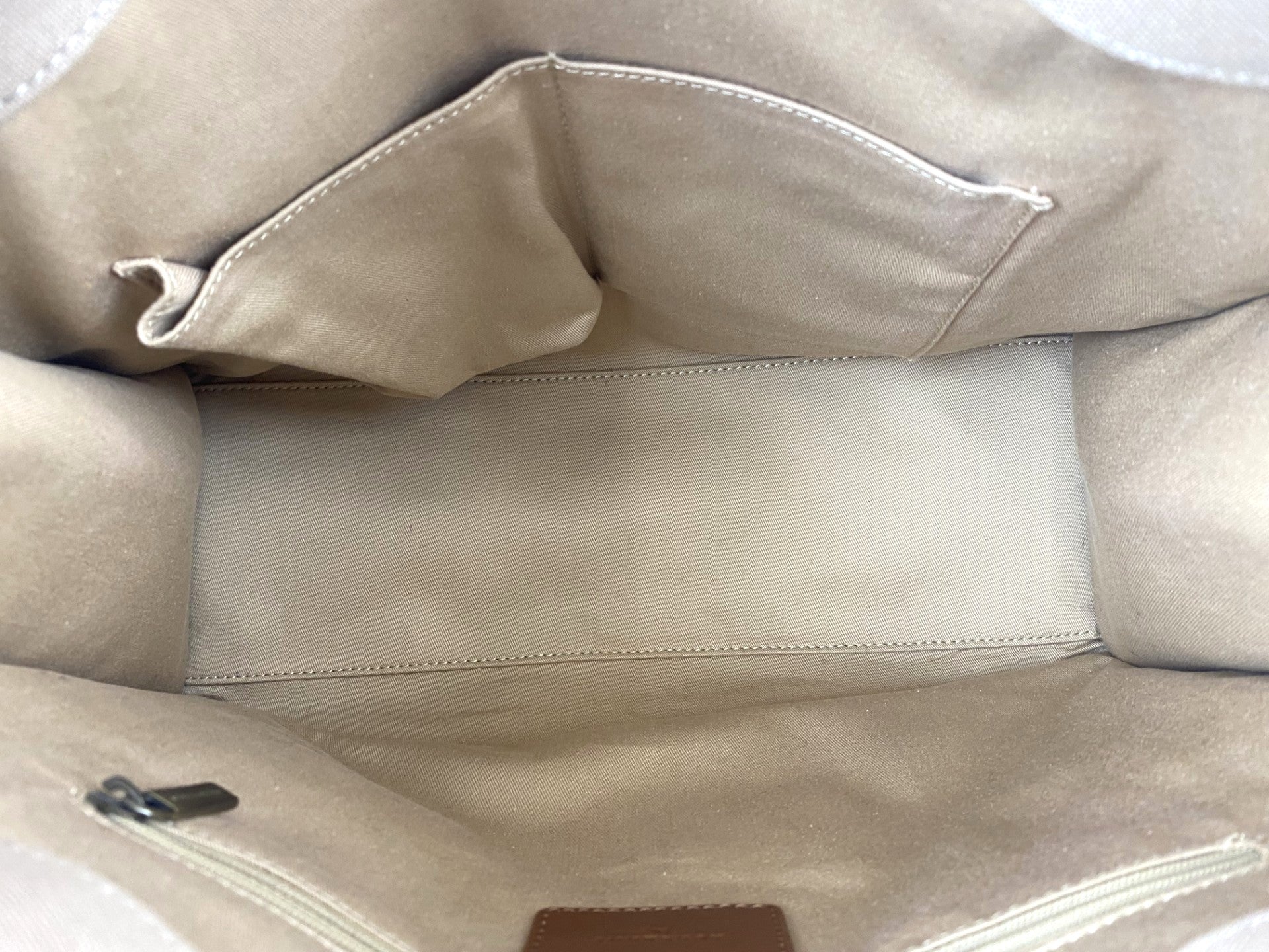 ロゴトートバッグ