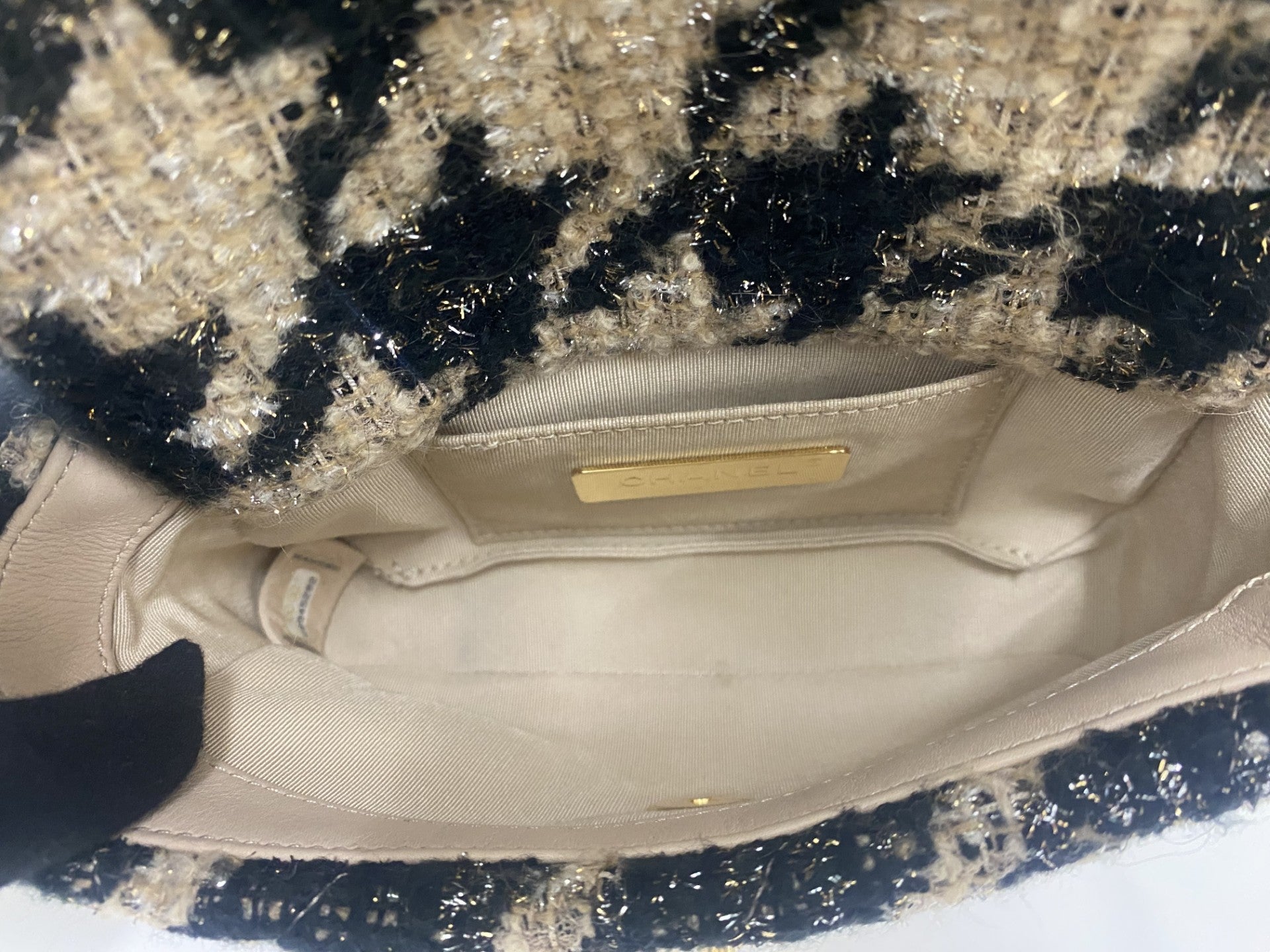 シャネル19ベルトバッグ
